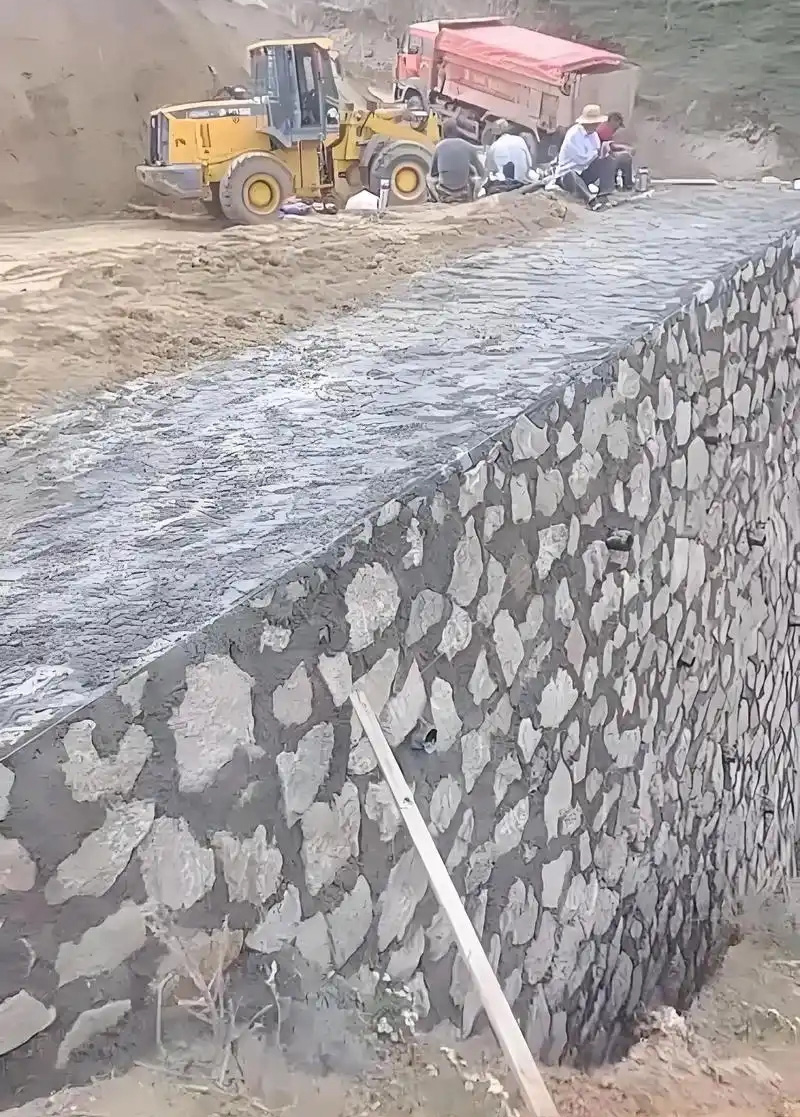合肥瑶海区边坡加固